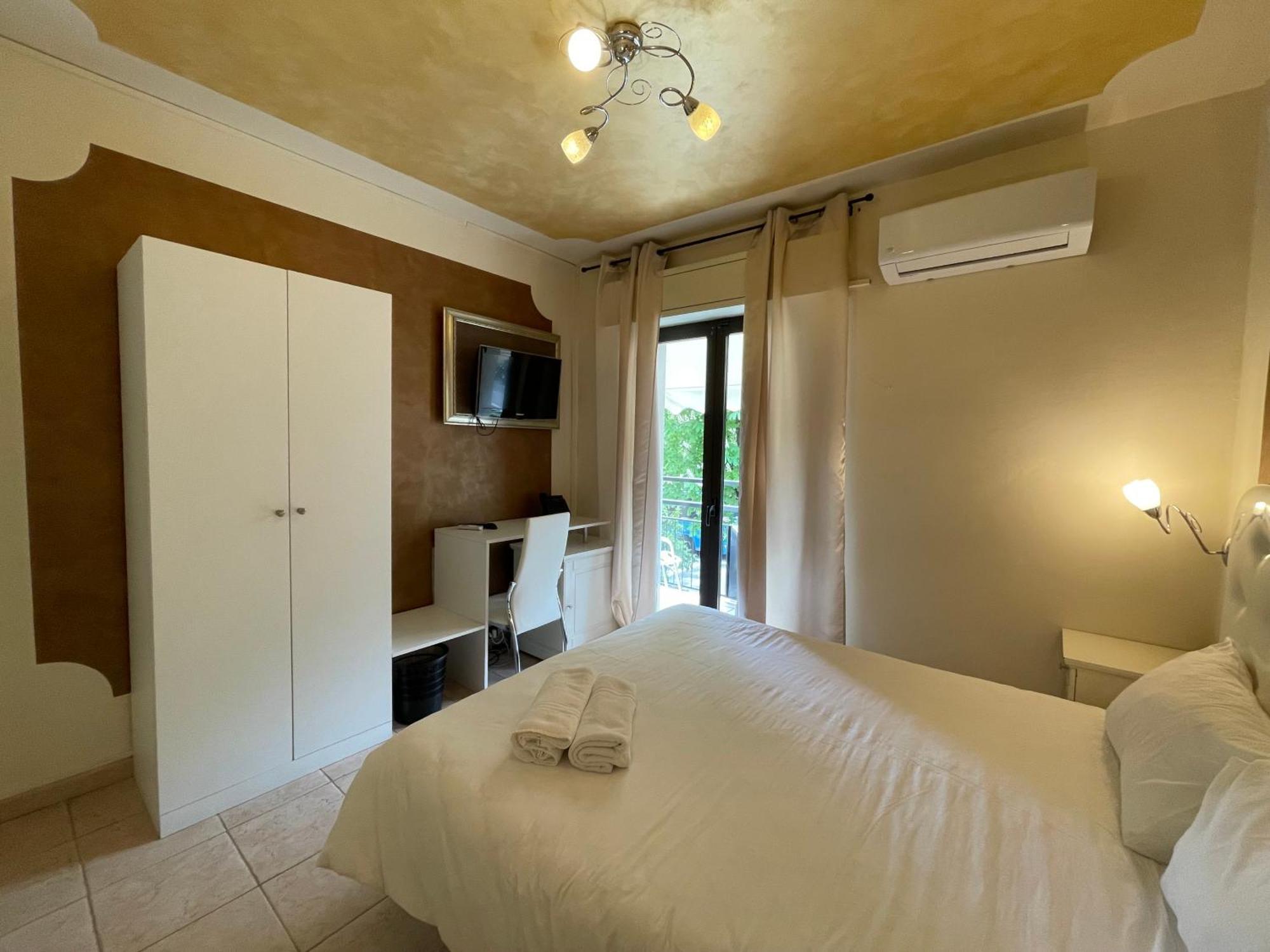 Hotel Central Giacomini Salò Zewnętrze zdjęcie