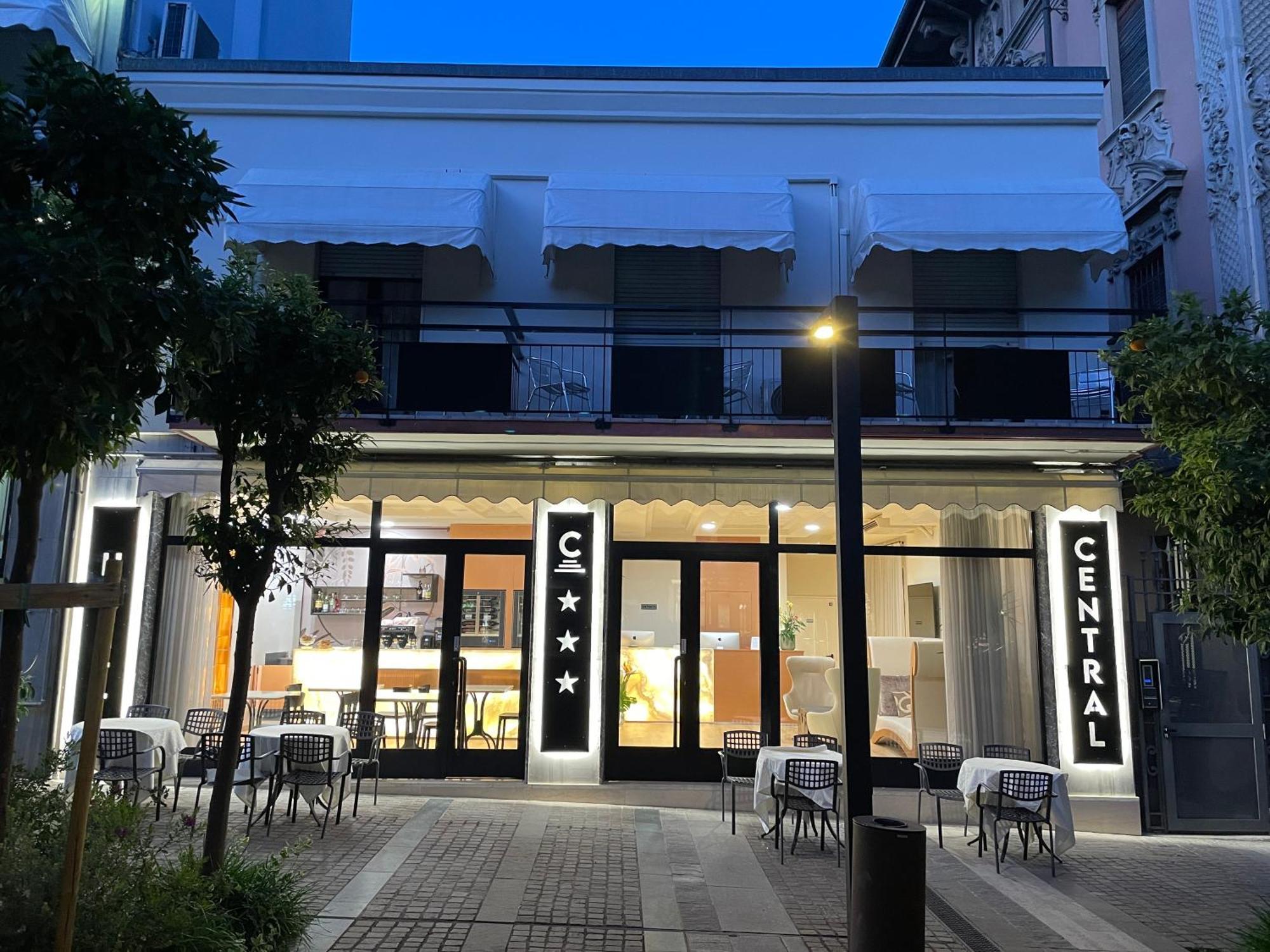 Hotel Central Giacomini Salò Zewnętrze zdjęcie