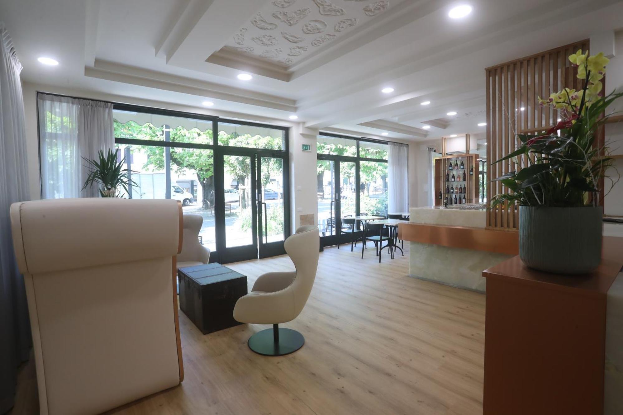 Hotel Central Giacomini Salò Zewnętrze zdjęcie