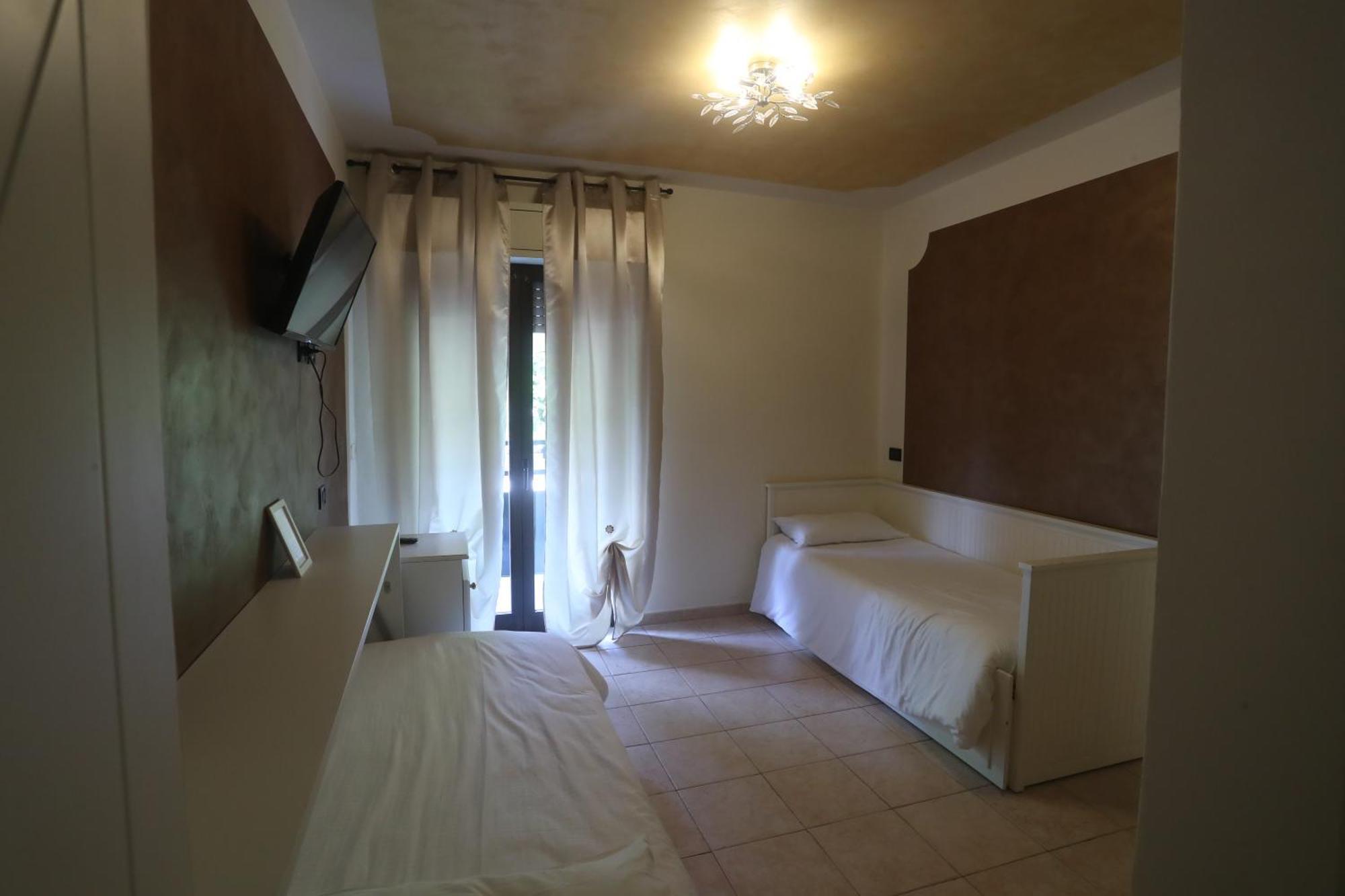 Hotel Central Giacomini Salò Zewnętrze zdjęcie