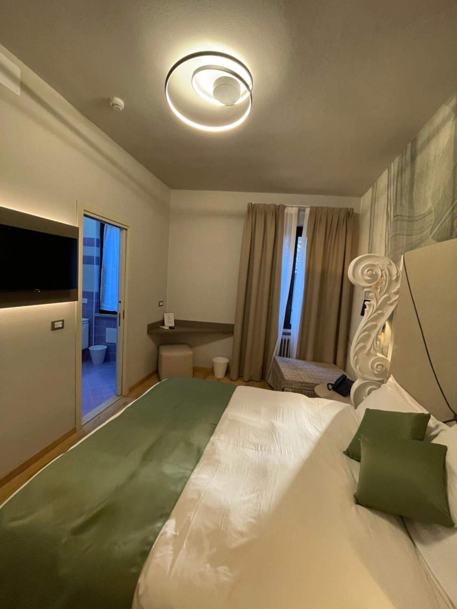 Hotel Central Giacomini Salò Zewnętrze zdjęcie
